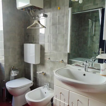 S239 - Sirolo, Trilocale In Piazza Con Aria Condizionata Appartement